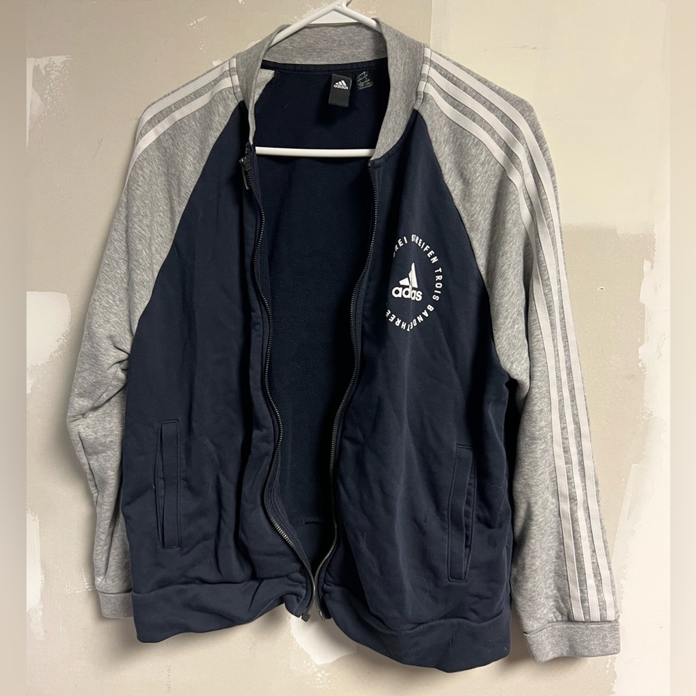 ADIDAS women’s zip up jacket size large